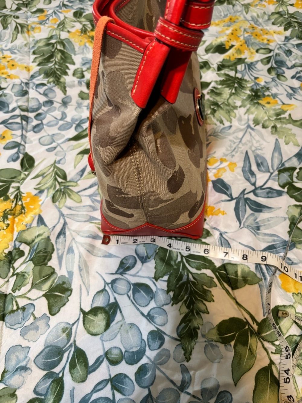 Dooney & Bourke Duck Logo Shoulder Bag Red Trim Vintage Novelty - Picture 3 of 9